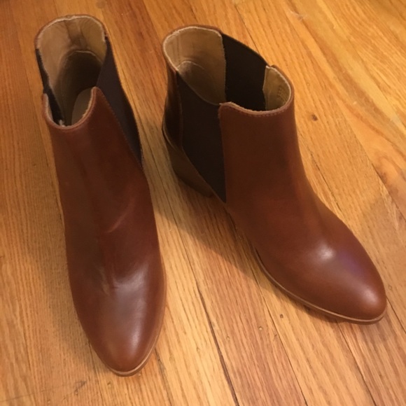 Nisolo Heeled Chelsea Boots - Picture 2 of 3